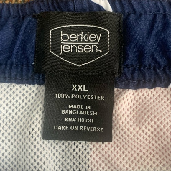 BJ’s Men’s Americana Swim Shorts Size XXL Red White & Blue SPF 30+ 3 Pockets NEW - Picture 3 of 9